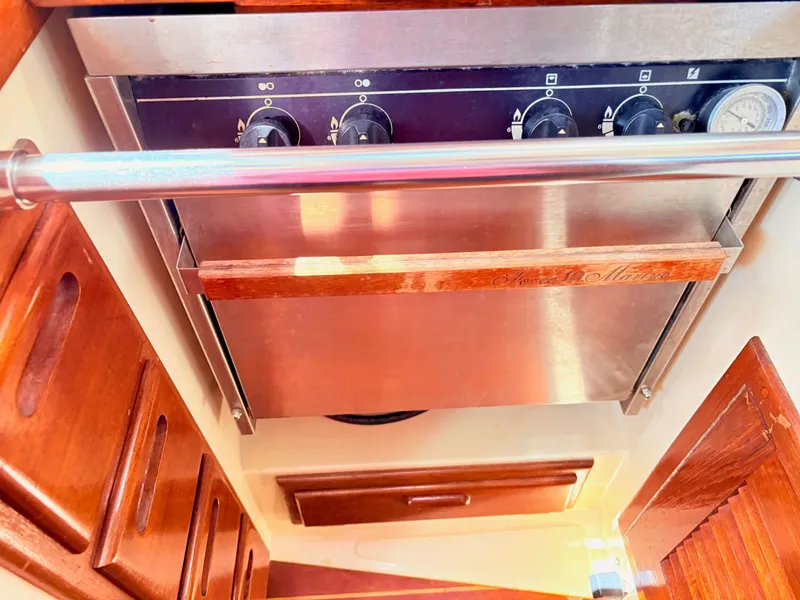 Slide: The Image of Pacific Seacraft 32 Pilothouse 1995 - 9