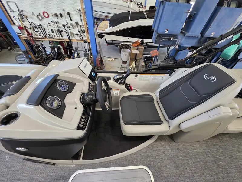 Slide: The Image of Barletta Cabrio 24QC 2026 - 12