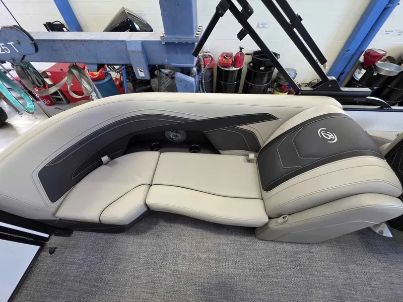 Slide: The Image of Barletta Cabrio 24QC 2026 - 8