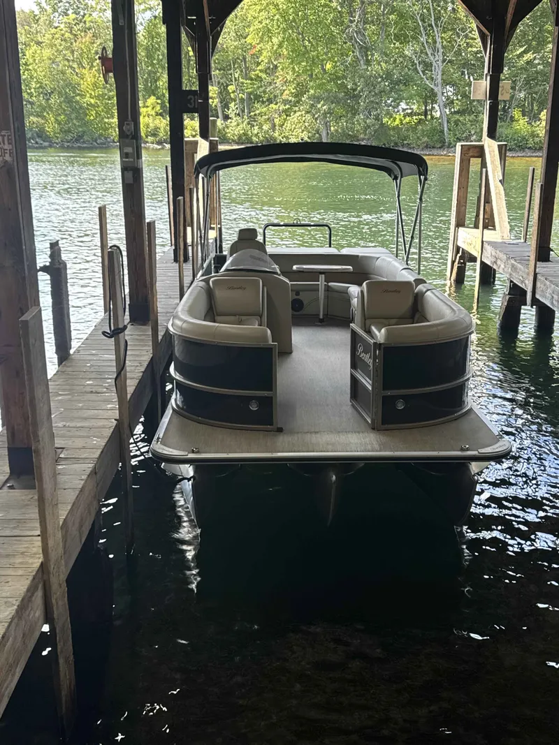 Slide: The Image of Bentley Pontoons 243 Cruise SE 2019 - 2