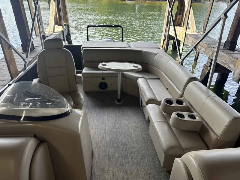 Slide: The Image of Bentley Pontoons 243 Cruise SE 2019 - 6