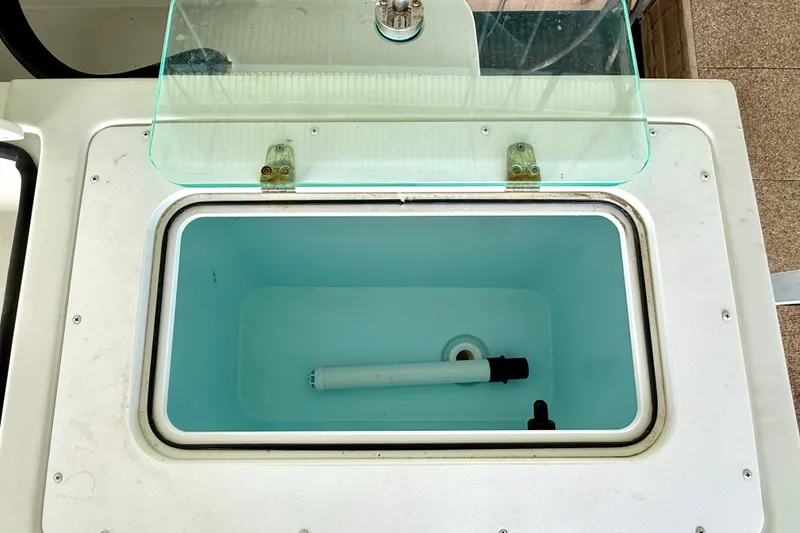 Slide: The Image of Livewell compartment in 2023 Parker 2820 XLD Sport Cabin boat. - 28