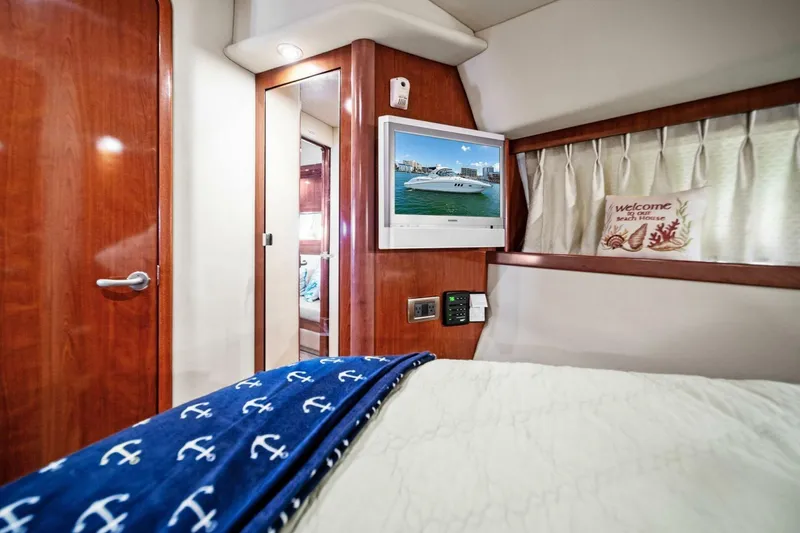 Slide: The Image of 2006 Sea Ray 38 Sundancer 'Ty One On' - 36