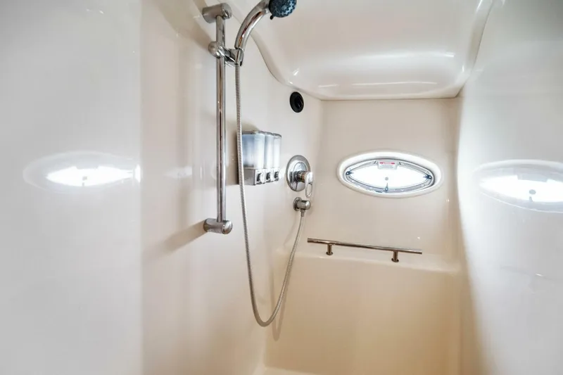 Slide: The Image of 2006 Sea Ray 38 Sundancer 'Ty One On' - 39