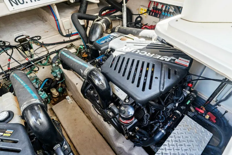 Slide: The Image of 2006 Sea Ray 38 Sundancer 'Ty One On' - 46