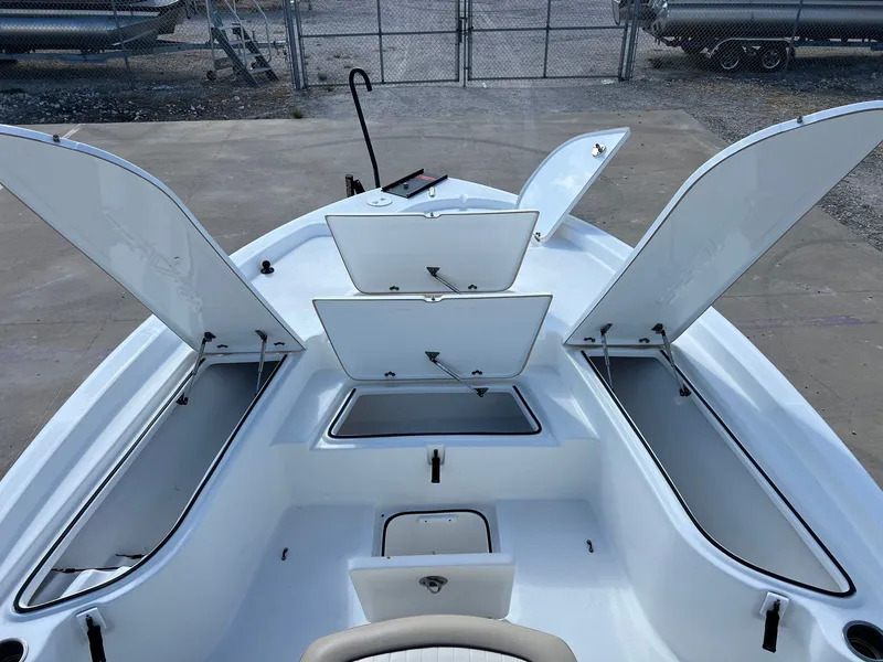 Slide: The Image of Sea Fox 240 Viper 2018 - 15