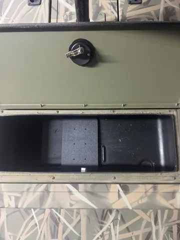 Slide: The Image of Lowe Roughneck 1860 Tiller 2025 - 4