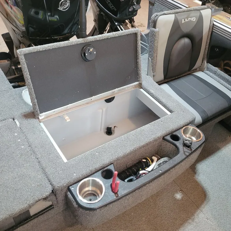 Slide: The Image of Lund 1800 Tyee 2018 - 10