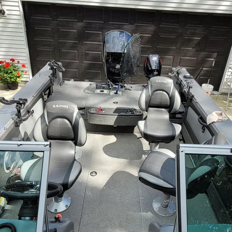 Slide: The Image of Lund 1800 Tyee 2018 - 6