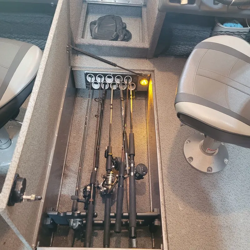 Slide: The Image of Lund 1800 Tyee 2018 - 8