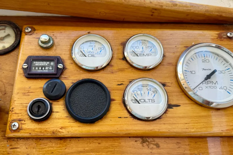 Slide: The Image of Furuno LS-6100 echo sounder on 1982 Jarvis Newman Flybridge Cruiser. - 30