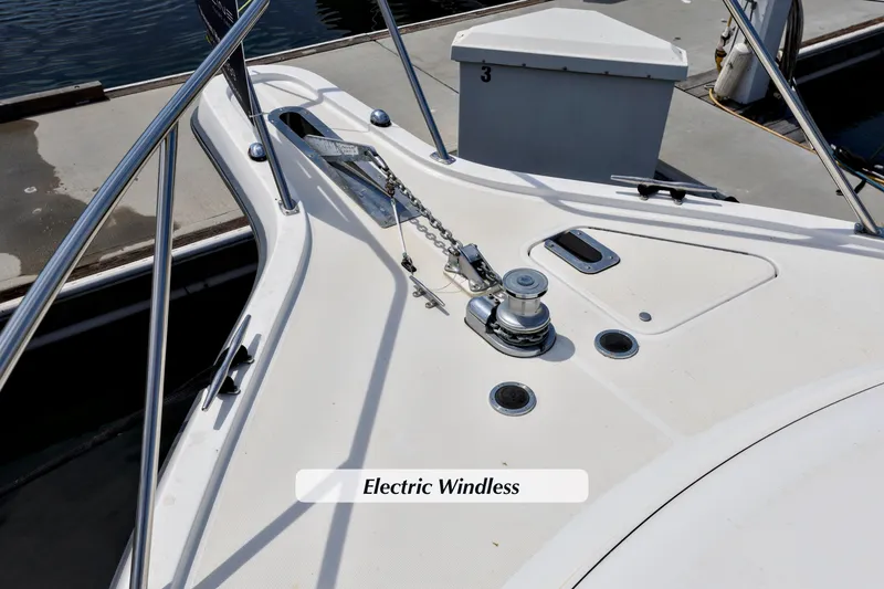 Slide: The Image of 2003 Tiara 4000 EXPRESS yacht with electric windlass on deck. - 4