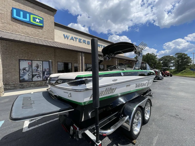 Slide: The Image of Malibu 21 LSV WAKESETTER 2009 - 13