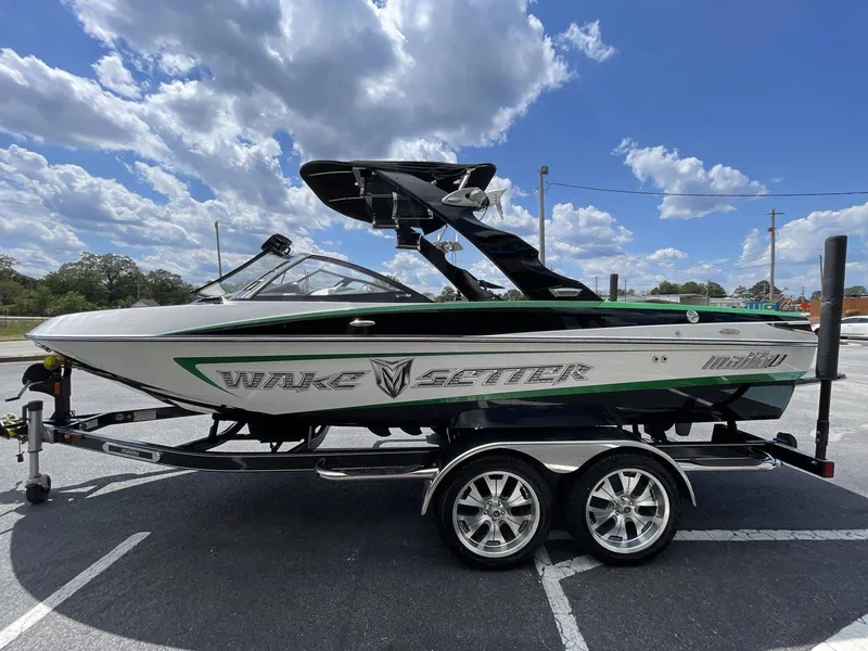 Slide: The Image of Malibu 21 LSV WAKESETTER 2009 - 3