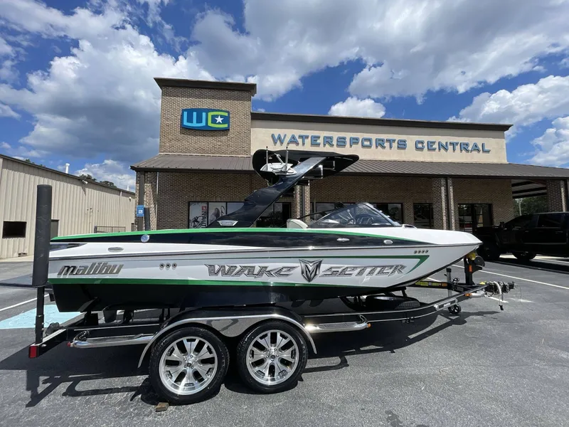 Slide: The Image of Malibu 21 LSV WAKESETTER 2009 - 5