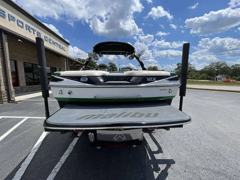 Slide: The Image of Malibu 21 LSV WAKESETTER 2009 - 7