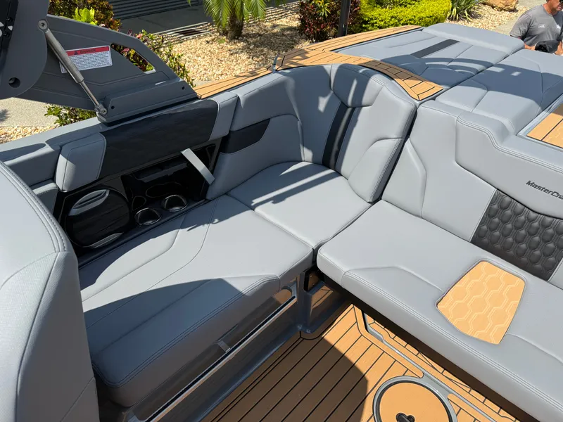 Slide: The Image of MasterCraft XT20 2026 - 12