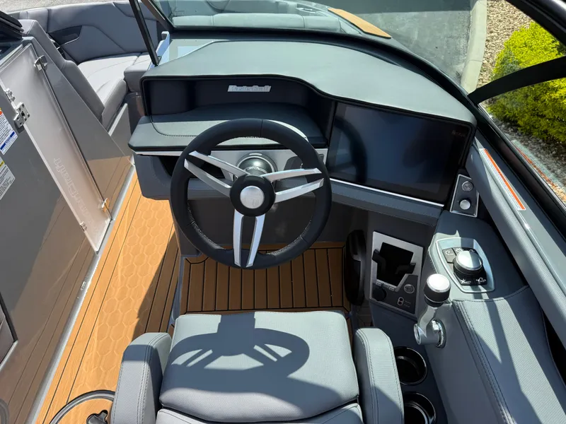 Slide: The Image of MasterCraft XT20 2026 - 15