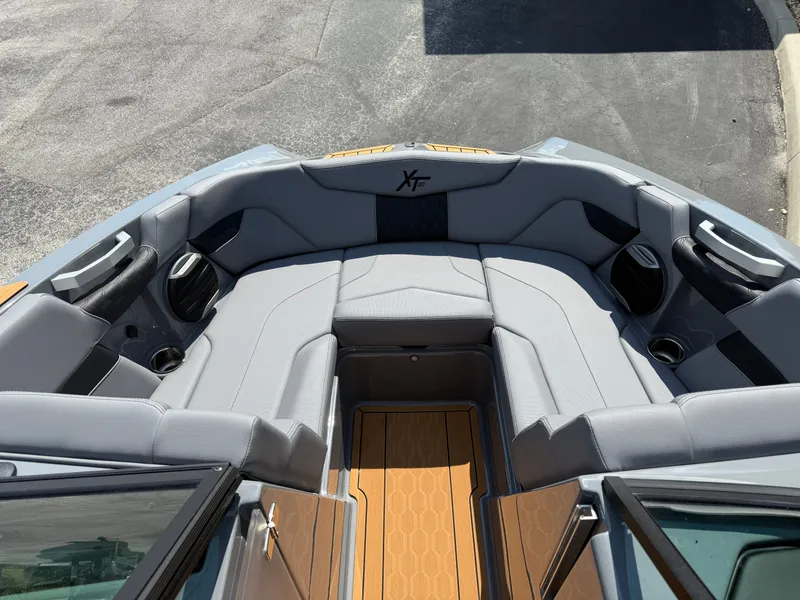 Slide: The Image of MasterCraft XT20 2026 - 16