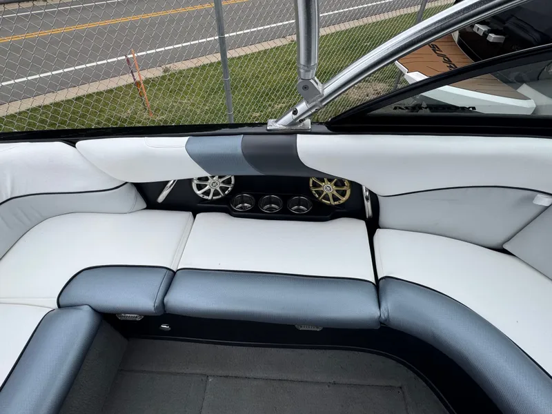 Slide: The Image of Moomba Mobius LSV 2011 - 9