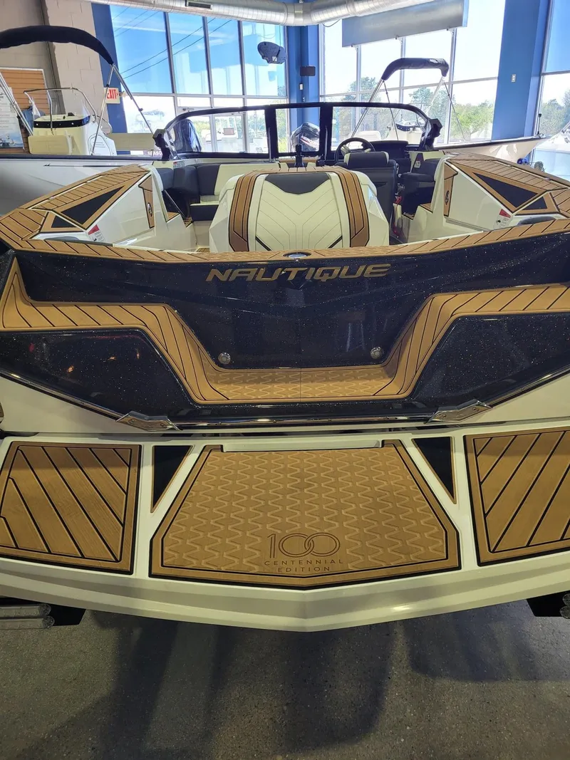 Slide: The Image of Nautique Ski Nautique 2025 - 11