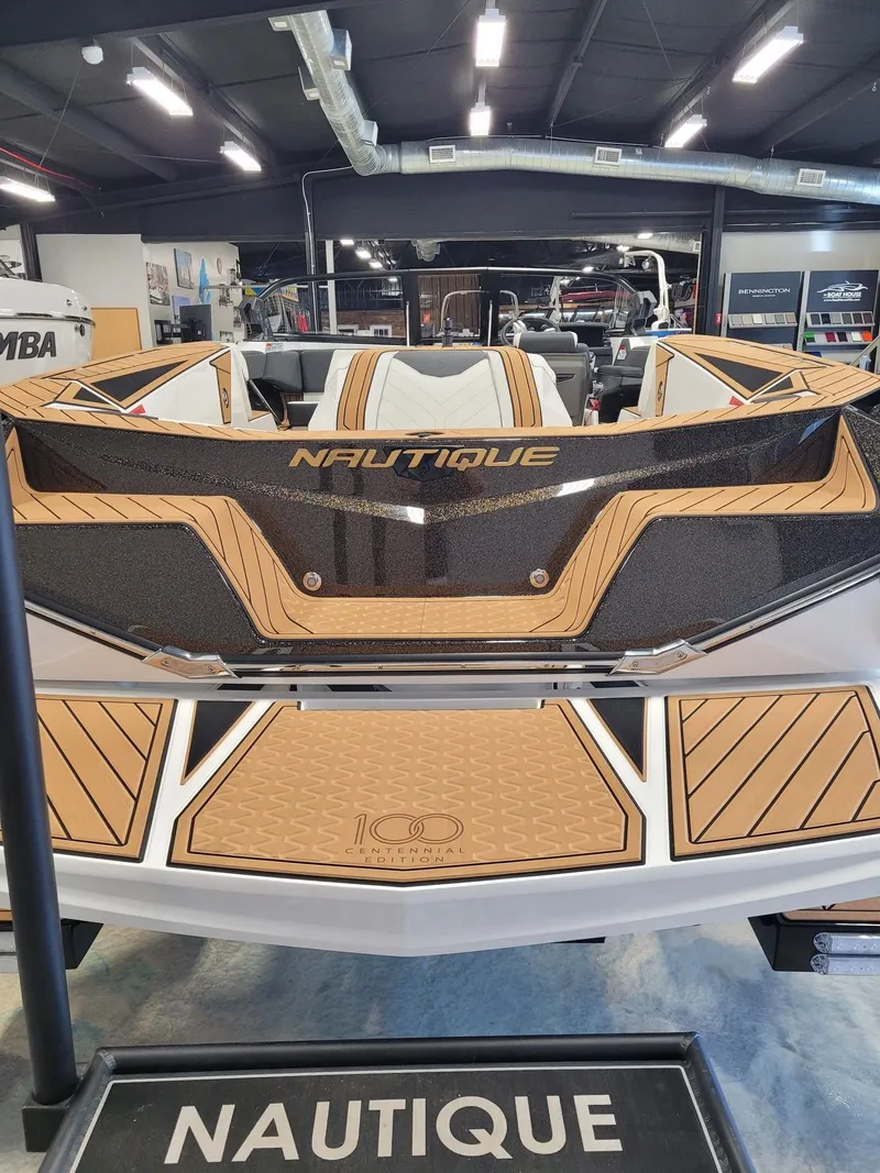 Slide: The Image of Nautique Ski Nautique 2025 - 12