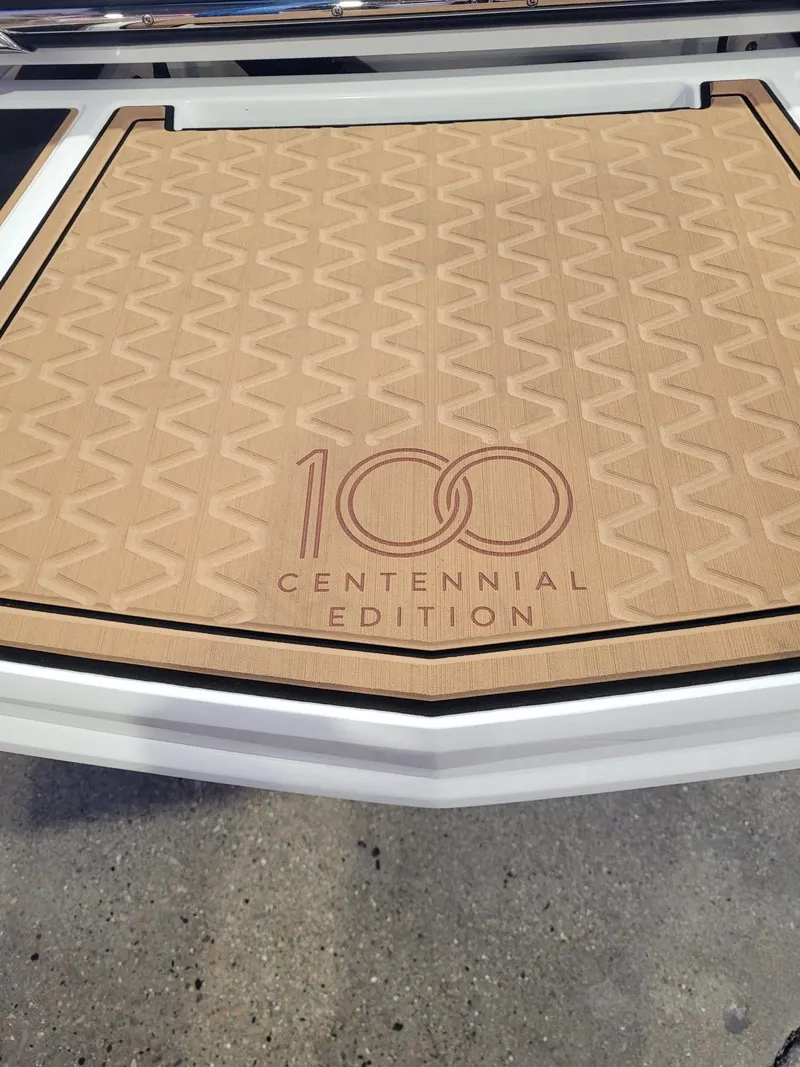 Slide: The Image of Nautique Ski Nautique 2025 - 13