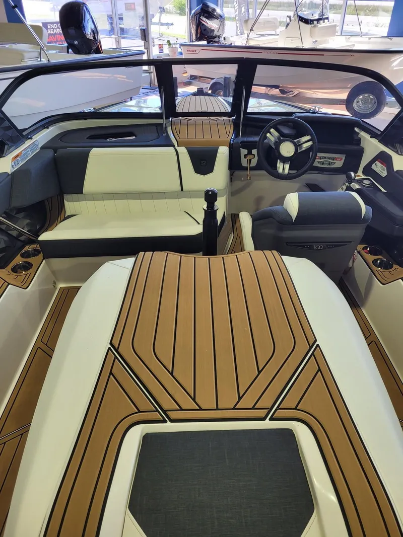 Slide: The Image of Nautique Ski Nautique 2025 - 16