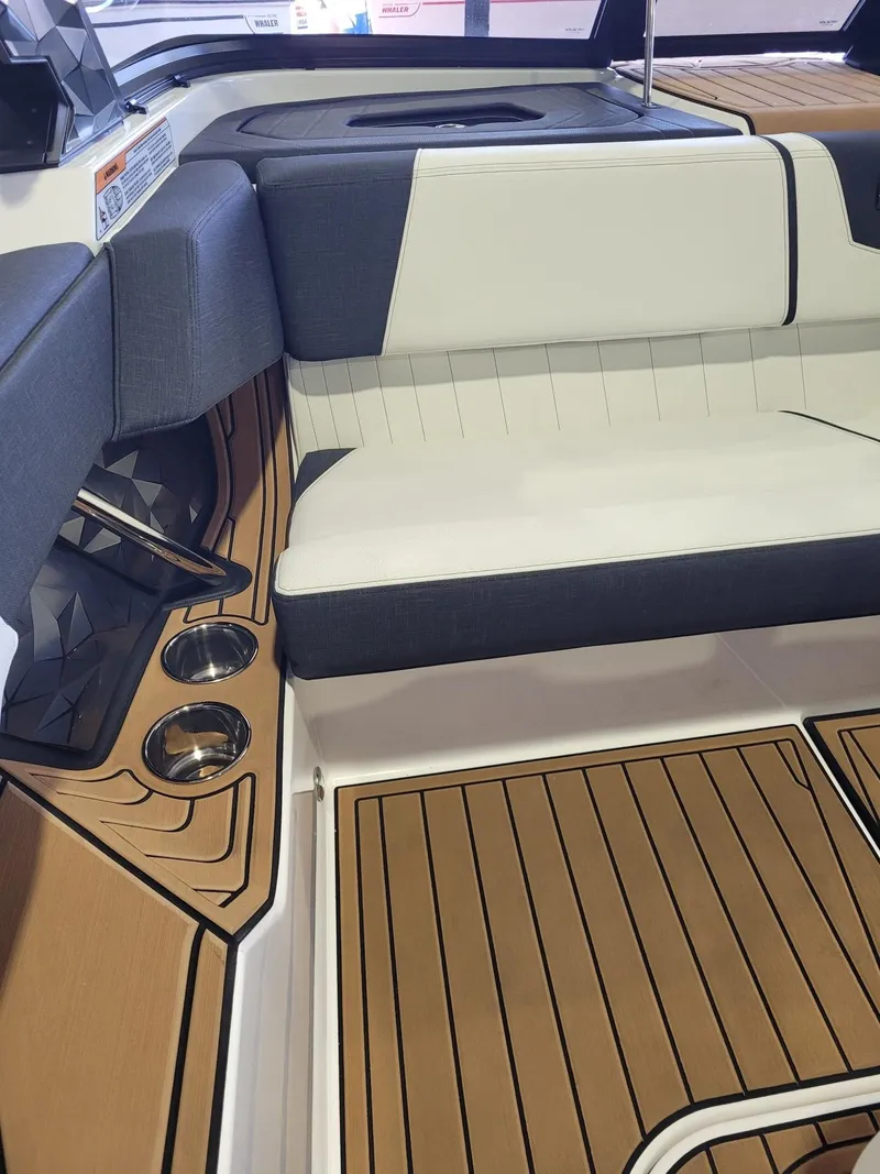 Slide: The Image of Nautique Ski Nautique 2025 - 18