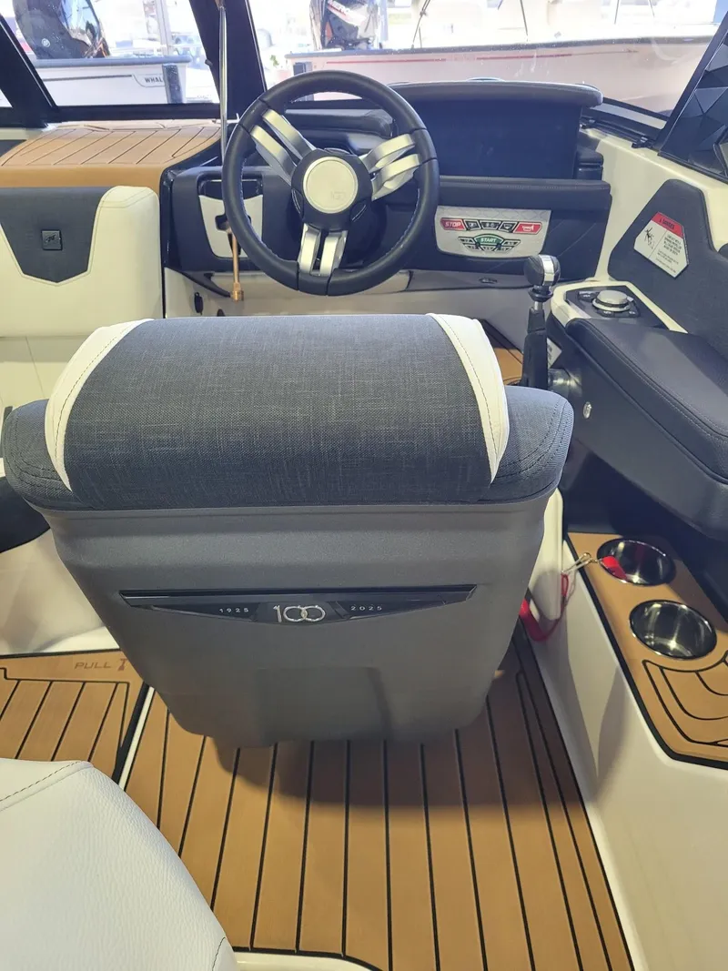 Slide: The Image of Nautique Ski Nautique 2025 - 22