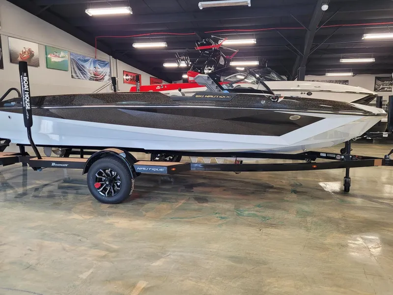 Slide: The Image of Nautique Ski Nautique 2025 - 3