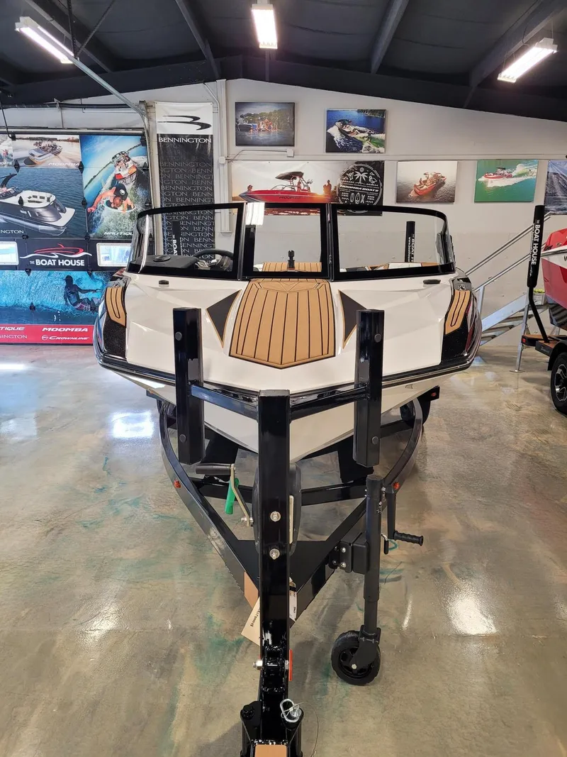 Slide: The Image of Nautique Ski Nautique 2025 - 4