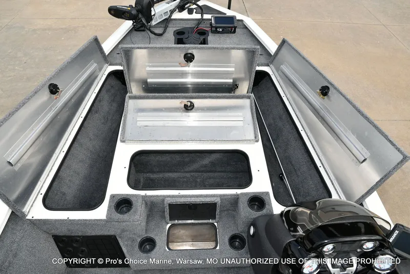 Slide: The Image of Tracker Pro Team 195 Tournament Edition 2021 - 8