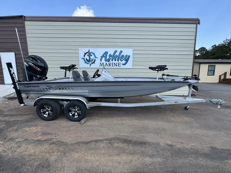 The Image of Xpress H20C Crappie 2026 - 1