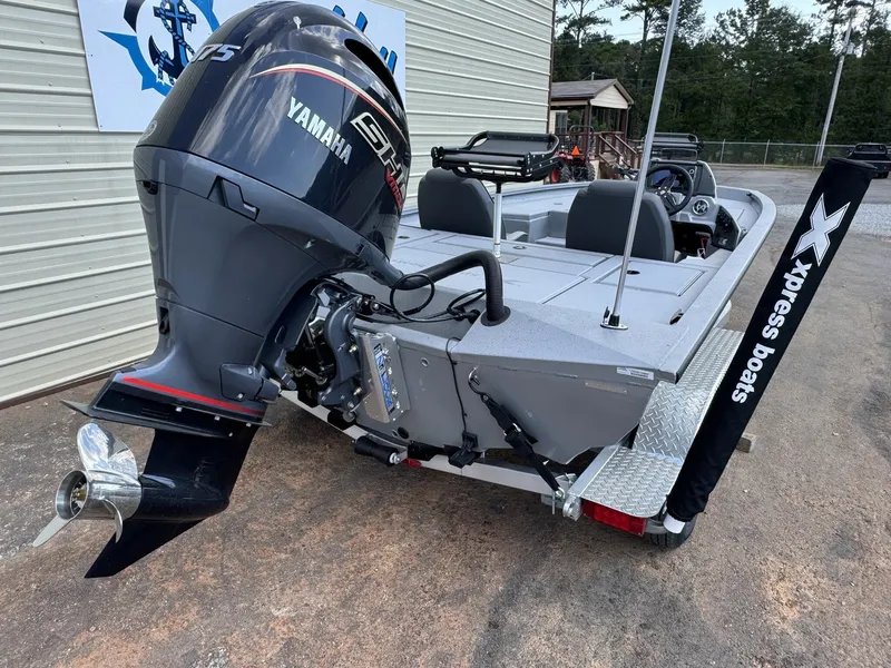 Slide: The Image of Xpress H20C Crappie 2026 - 6