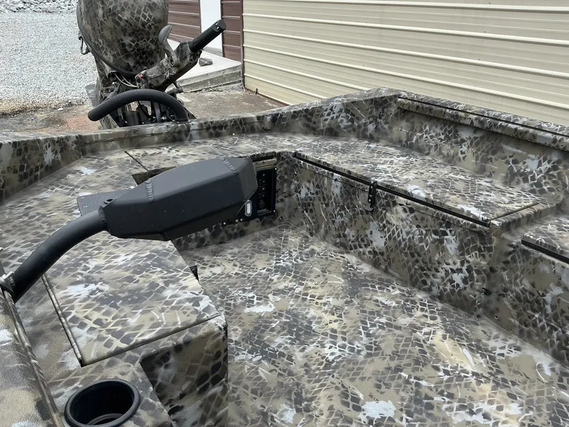 Slide: The Image of Excel Viper F4 1751-LOADED 2026 - 8