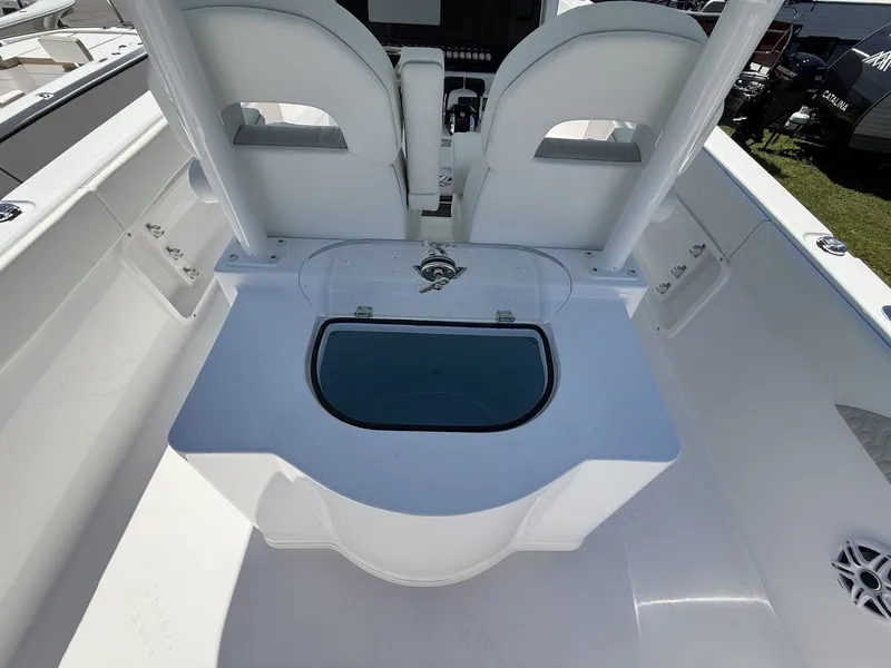 Slide: The Image of Twin Vee GFX2 280 GFX2 2026 - 18