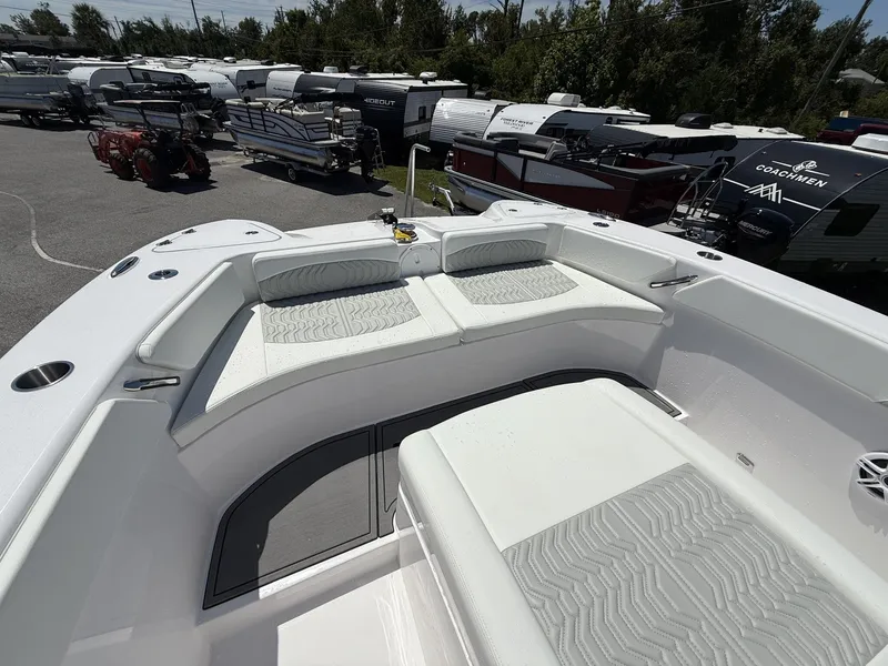 Slide: The Image of Twin Vee GFX2 280 GFX2 2026 - 4