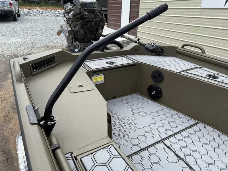 Slide: The Image of Excel 1754 Shallow Water F4 2026 - 15