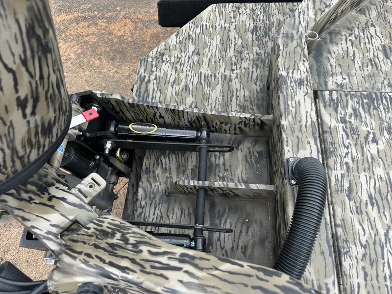 Slide: The Image of Excel 1751 Viper F4 2026 - 8