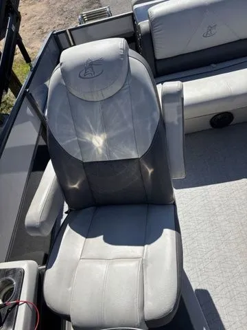 Slide: The Image of Misty Harbor Skye SG S-2385SG 2018 - 12