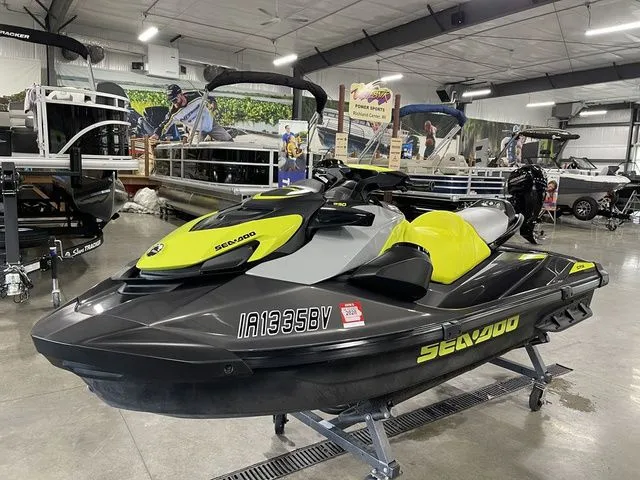 Slide: The Image of Sea-Doo GTR 230 2021 - 11