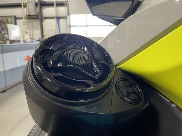 Slide: The Image of Sea-Doo GTR 230 2021 - 13