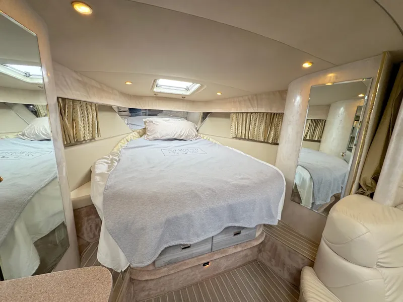 Slide: The Image of Formula 37 Performance Cruiser 2002 - 17