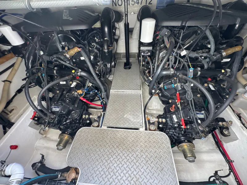 Slide: The Image of Formula 37 Performance Cruiser 2002 - 27