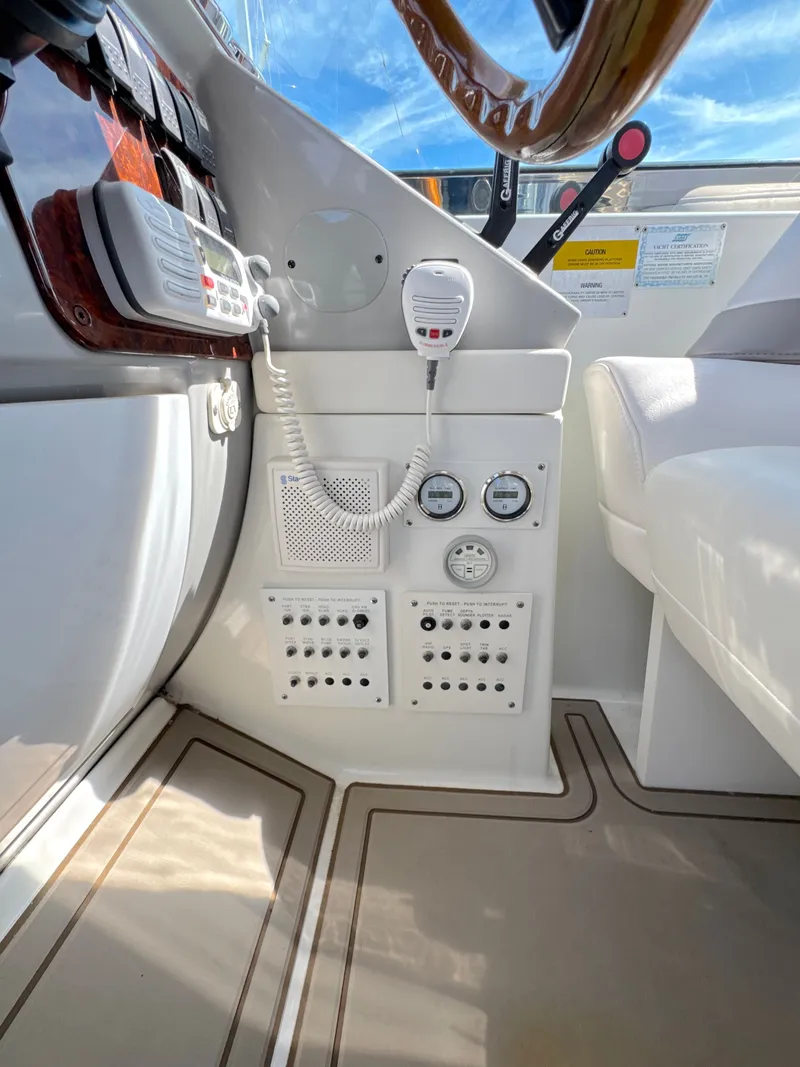 Slide: The Image of Formula 37 Performance Cruiser 2002 - 6