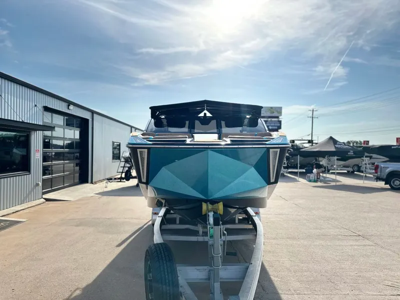 Slide: The Image of Nautique Super Air Nautique G25 Paragon 2026 - 10