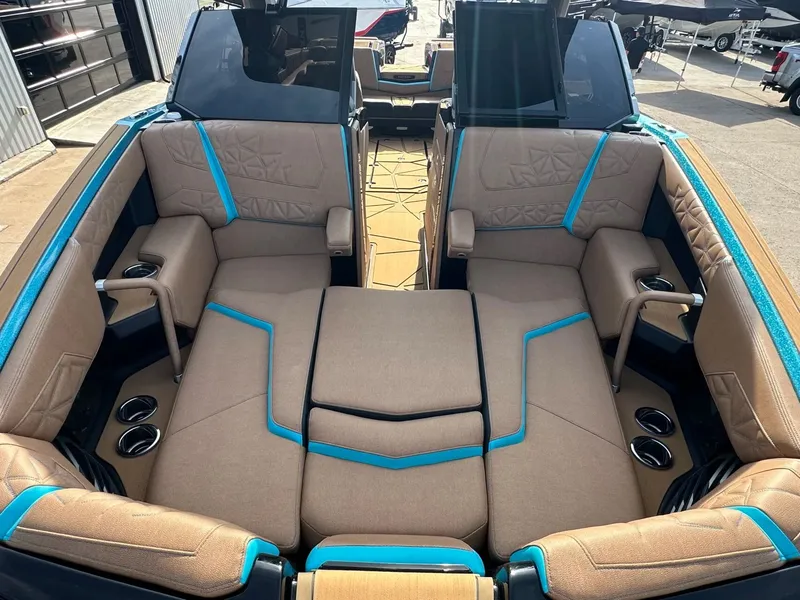 Slide: The Image of Nautique Super Air Nautique G25 Paragon 2026 - 13