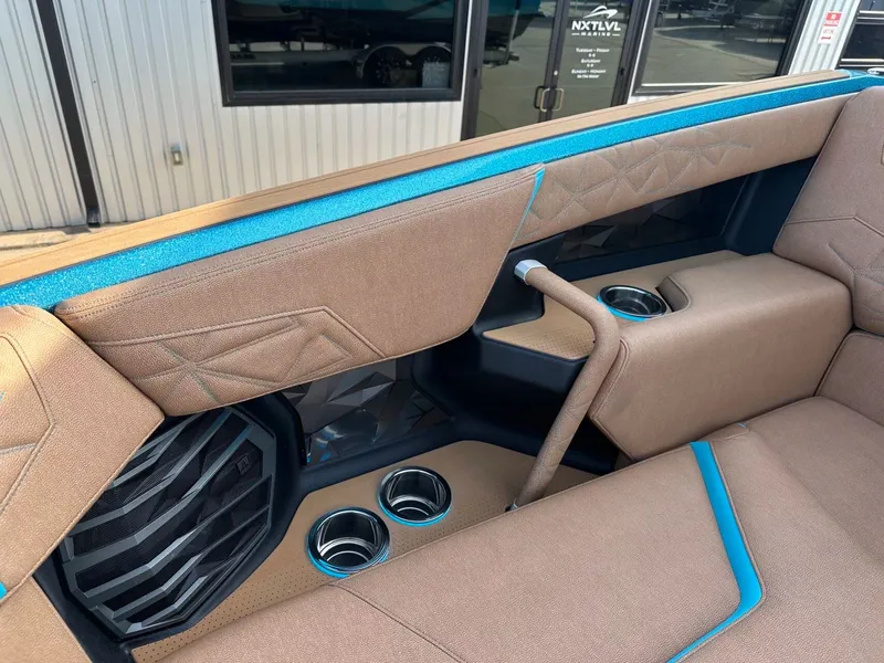 Slide: The Image of Nautique Super Air Nautique G25 Paragon 2026 - 15