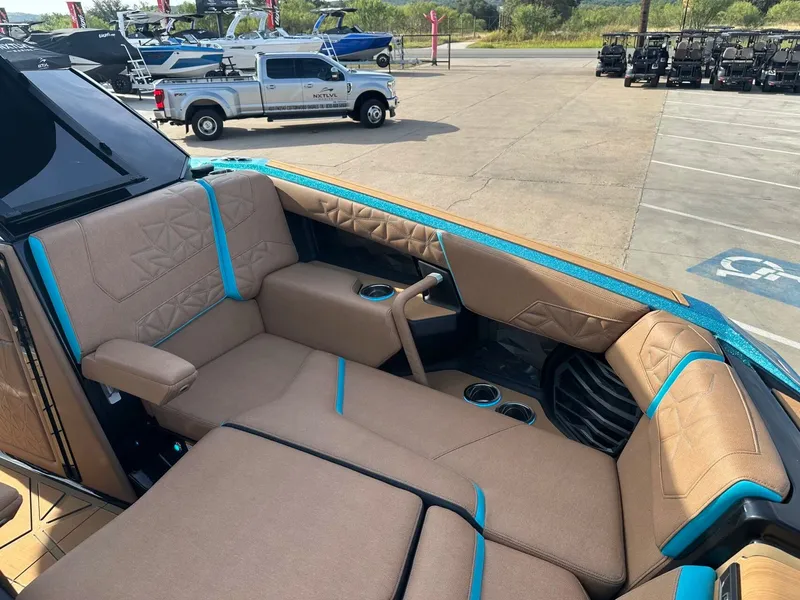 Slide: The Image of Nautique Super Air Nautique G25 Paragon 2026 - 16